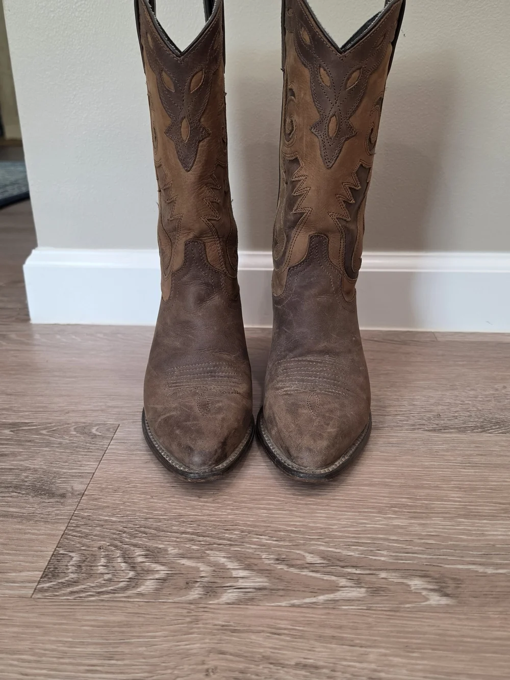 Western Cowboy Boots in Two-Tone Brown - Picture 3 of 8